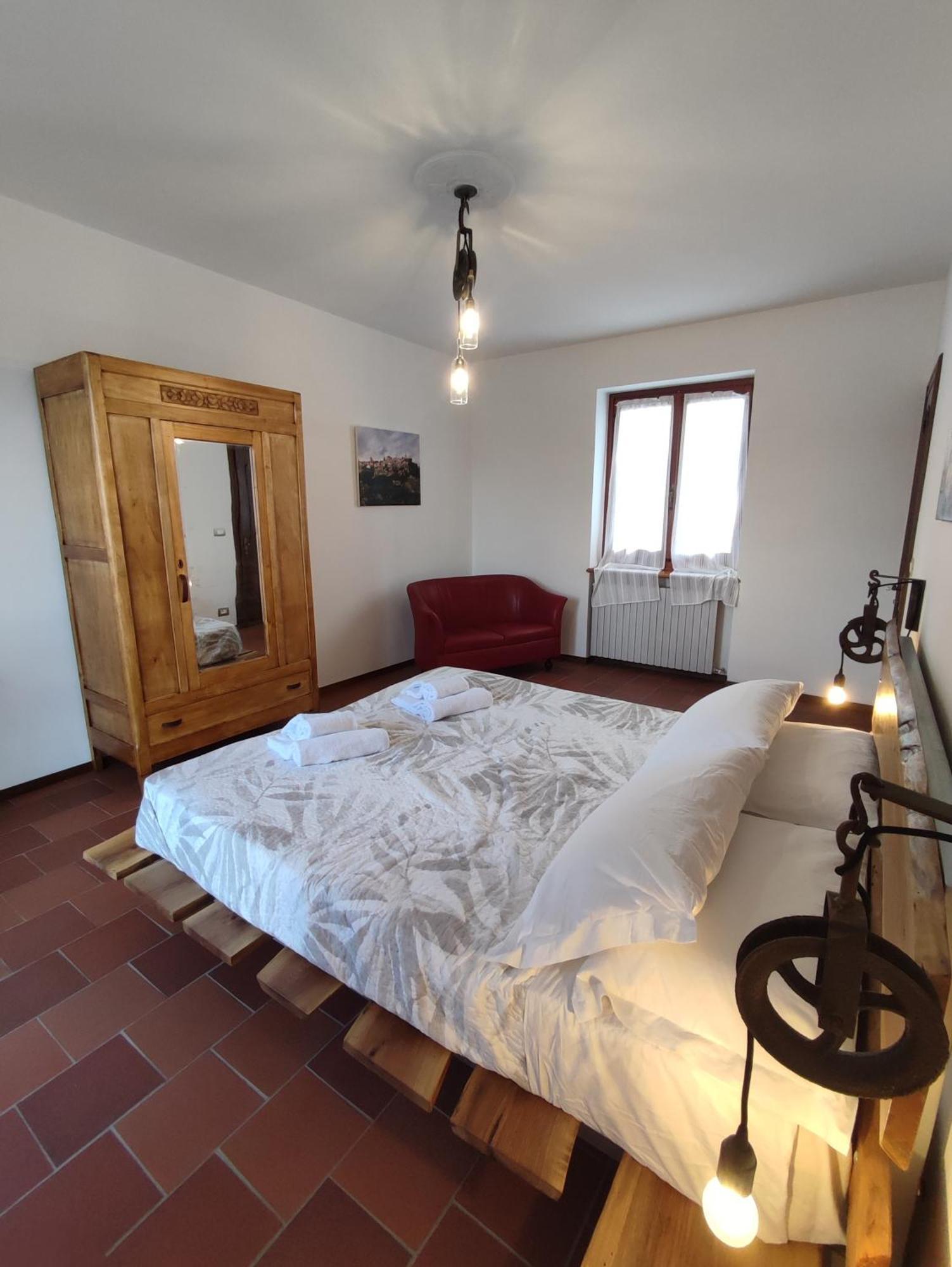 Ca Di Me Villa La Morra Room photo